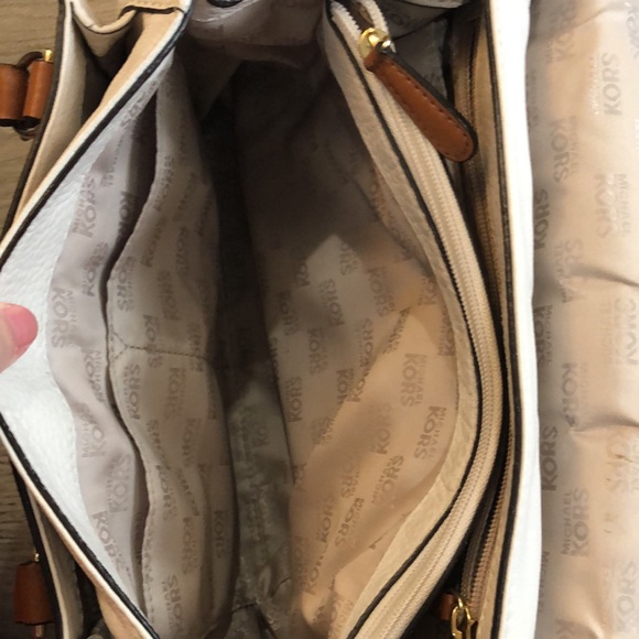 Cream Michael Kors cross body bag - Picture 7 of 11